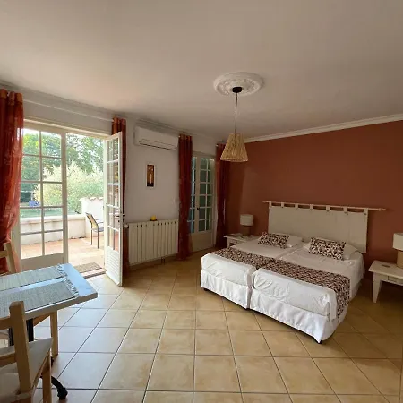 Casa De Lyu B&B *