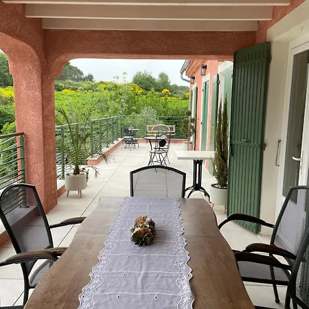 Casa De Lyu B&B *